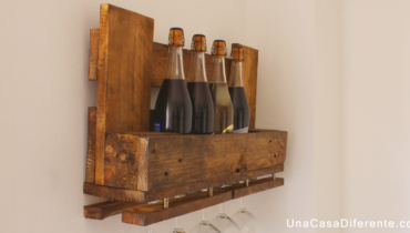 Como-hacer-botellero-con-pales-DIY-How-to-make-bottle-rack-with-pallet